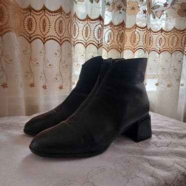 Очень стильные женские сапожки из натуральной кожи с натуральным мехом lalafo.az -da Очень стильные женские сапожки из натуральной кожи с натуральным мехом