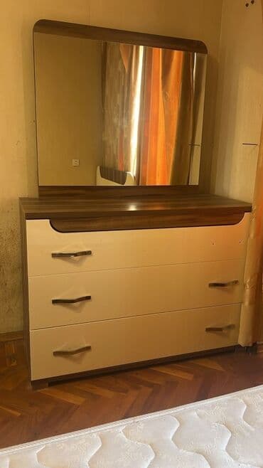 Güzgülü lalafo.az -da Güzgülü