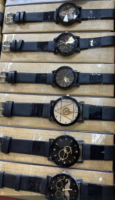 Qara rəngdə, minimalist dizayna malik kvars qol saatları kolleksiyası lalafo.az -da Qara rəngdə, minimalist dizayna malik kvars qol saatları kolleksiyası