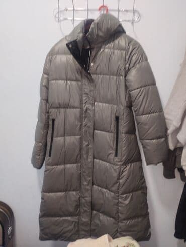 - Uzun şişme qadın palto – metalik boz rəngdə. Qalın, kvadrat tikişli lalafo.az -da - Uzun şişme qadın palto – metalik boz rəngdə. Qalın, kvadrat tikişli