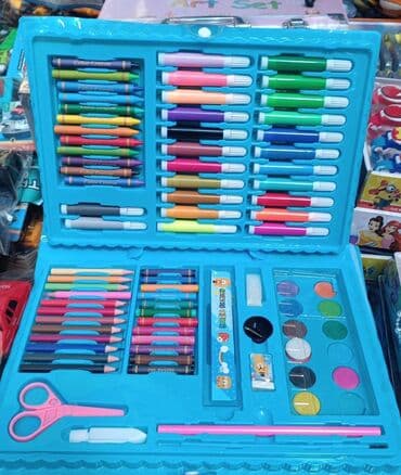 Bu, rəngarəng boyalar, qələmlər və aksesuarları özündə birləşdirən tam lalafo.az -da Bu, rəngarəng boyalar, qələmlər və aksesuarları özündə birləşdirən tam