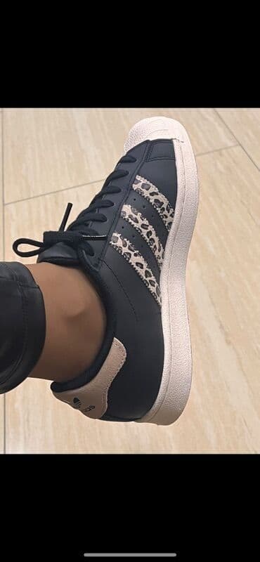 Adidas, Ölçü: 39, rəng - Qara, İşlənmiş lalafo.az -da Adidas, Ölçü: 39, rəng - Qara, İşlənmiş