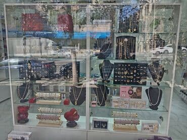 Şüşə vitrinli zərgərlik stendi – mağaza və şourumlar üçün - İki lalafo.az -da Şüşə vitrinli zərgərlik stendi – mağaza və şourumlar üçün - İki