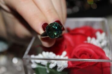 18 k qizil suyuna salinmis svarovski qaslarla bezedilmis UZUK lalafo.az -da 18 k qizil suyuna salinmis svarovski qaslarla bezedilmis UZUK