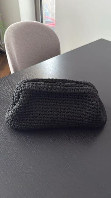 Qara rəngli əl işi toxunma kosmetik/aksesuar çantası - Material lalafo.az -da Qara rəngli əl işi toxunma kosmetik/aksesuar çantası - Material