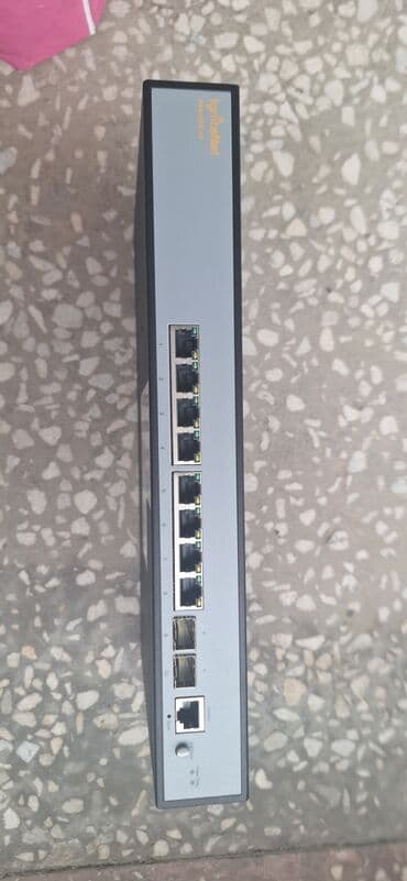 8 port Gigabit ethernet Poe .2 port Sfp.Idare olunan switch lalafo.az -da 8 port Gigabit ethernet Poe .2 port Sfp.Idare olunan switch