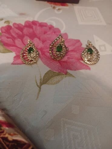 Dəstə daxildir: Üzük, Sarı qızıl lalafo.az -da Dəstə daxildir: Üzük, Sarı qızıl