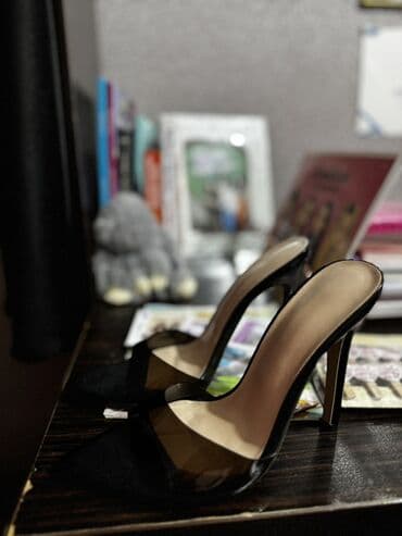 Qadınlar üçün şık mules tipli yüksək daban ayaqqabı - Rəng: qara - lalafo.az -da Qadınlar üçün şık mules tipli yüksək daban ayaqqabı - Rəng: qara -