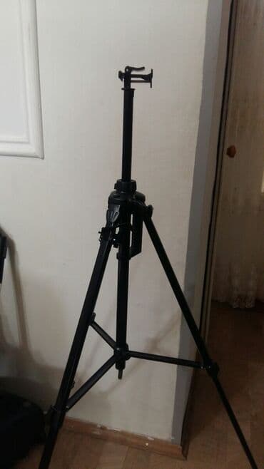 Foto/video çəkiliş üçün üçayaq (tripod) - Rəng: qara, yüngül lalafo.az -da Foto/video çəkiliş üçün üçayaq (tripod) - Rəng: qara, yüngül