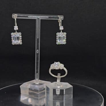 Dəstə daxildir: Üzük, Gümüş lalafo.az -da Dəstə daxildir: Üzük, Gümüş