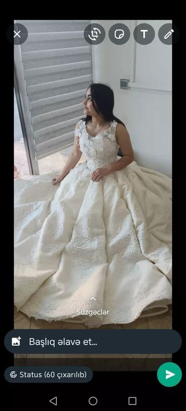 Gəlinik tecili satlır 100 azn arxası şilefdi fatasi və qolarda var lalafo.az -da Gəlinik tecili satlır 100 azn arxası şilefdi fatasi və qolarda var