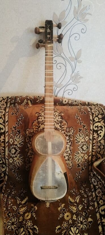 Azərbaycan tarı satılır. İşlənib yüngül təmirə ehtiyacı var. Çat lalafo.az -da Azərbaycan tarı satılır. İşlənib yüngül təmirə ehtiyacı var. Çat