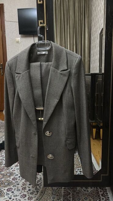 Qadın üçün klassik blazer gödəkçə - Brend: ARIZONA - Ölçü: 40 lalafo.az -da Qadın üçün klassik blazer gödəkçə - Brend: ARIZONA - Ölçü: 40