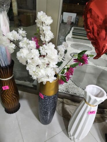 Bir vaza lalafo.az -da Bir vaza