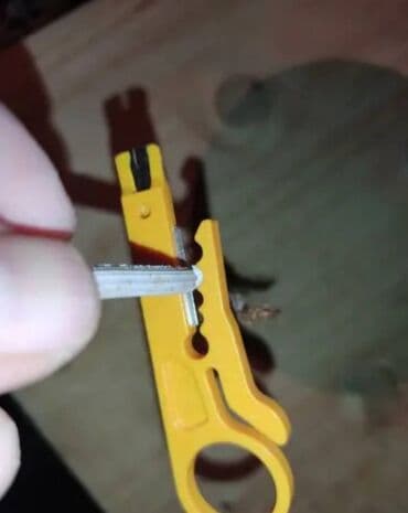 Потолок: Kabel kəsən qayçı/rezak 3 ədədi 1 manat Ünvan: Razin, Bakıxanov qes at lalafo.az — 7 Потолок: Kabel kəsən qayçı/rezak 3 ədədi 1 manat Ünvan: Razin, Bakıxanov qes — 7