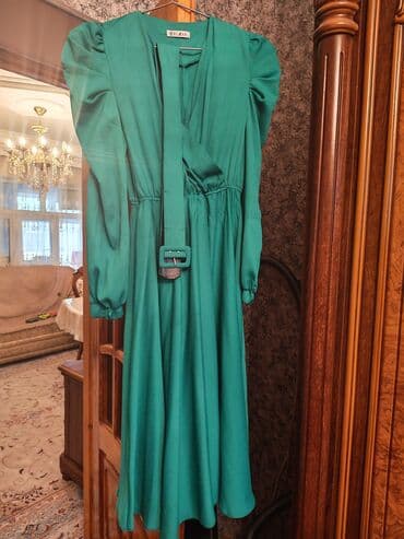 Brend: ELZAR Model: Zümrüd-yaşıl uzun don Xüsusiyyətlər: - Parlaq lalafo.az -da Brend: ELZAR Model: Zümrüd-yaşıl uzun don Xüsusiyyətlər: - Parlaq