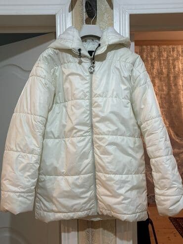 Qadın üçün qışlıq puffy gödəkçə - Rəng: südlü-ağ - Model: kapüşonlu lalafo.az -da Qadın üçün qışlıq puffy gödəkçə - Rəng: südlü-ağ - Model: kapüşonlu