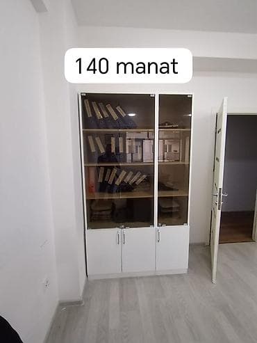 Ofis üçün vitrinli şkaf - Rəng: ağ - Üst hissə: şüşə qapılı iki at lalafo.az Ofis üçün vitrinli şkaf - Rəng: ağ - Üst hissə: şüşə qapılı iki