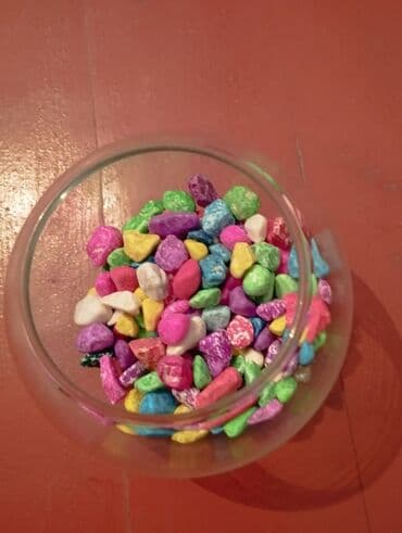 Şüşə qabda dekorativ rəngli daşlar Məhsul təsviri: - Şəffaf, kürə lalafo.az -da Şüşə qabda dekorativ rəngli daşlar Məhsul təsviri: - Şəffaf, kürə