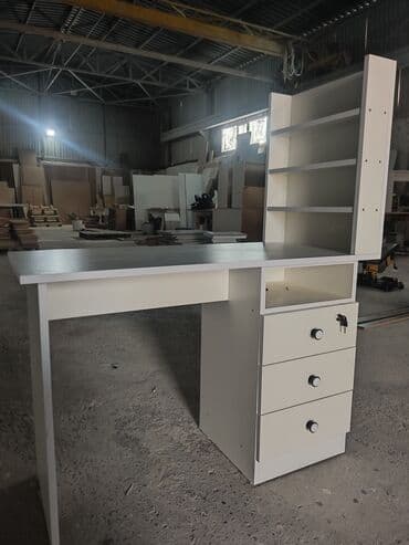 Столы для директора на заказ: Ağ rəngli funksional manikür masası - Üst hissədə üç səviyyəli açıq at lalafo.az — 8 Столы для директора на заказ: Ağ rəngli funksional manikür masası - Üst hissədə üç səviyyəli açıq — 8