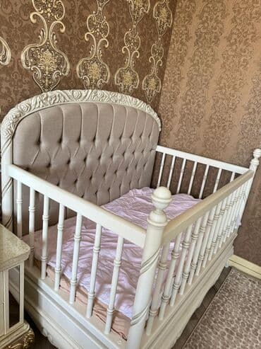 Uşaq otağı üçün Beşik - Beşik: Ağ rəngli, taxta karkaslı, zərif oyma lalafo.az -da Uşaq otağı üçün Beşik - Beşik: Ağ rəngli, taxta karkaslı, zərif oyma