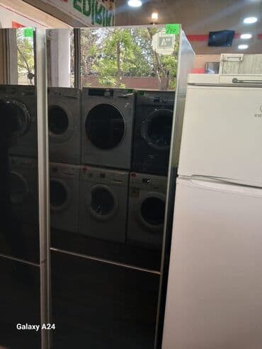 2 qapılı Indesit Soyuducu Satılır, rəng - Qara lalafo.az -da 2 qapılı Indesit Soyuducu Satılır, rəng - Qara
