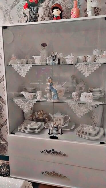 Şüşəli dolab vitrini lalafo.az -da Şüşəli dolab vitrini