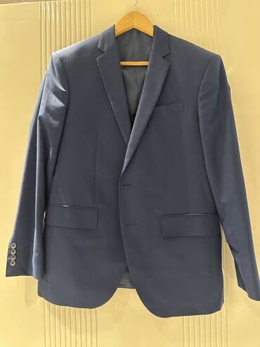 Kişi kostyumu, Emiland-da tikilib (1000 azn), 3 hissə, 56 ölçü, 1 dəfə lalafo.az -da Kişi kostyumu, Emiland-da tikilib (1000 azn), 3 hissə, 56 ölçü, 1 dəfə