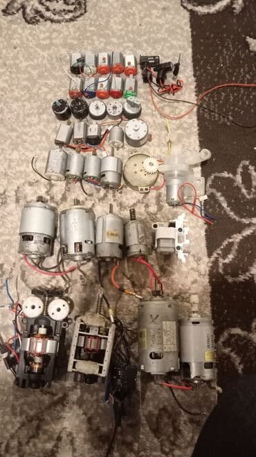 Məhsul: Elektrik motorları və kiçik mexaniki hissələr paketi Tərkib lalafo.az -da Məhsul: Elektrik motorları və kiçik mexaniki hissələr paketi Tərkib