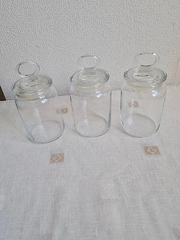 Paşabahçe saxlama qabları satılır. Tutumu: 860ml. Əldə yalnız lalafo.az -da — 3 Paşabahçe saxlama qabları satılır. Tutumu: 860ml. Əldə yalnız — 3