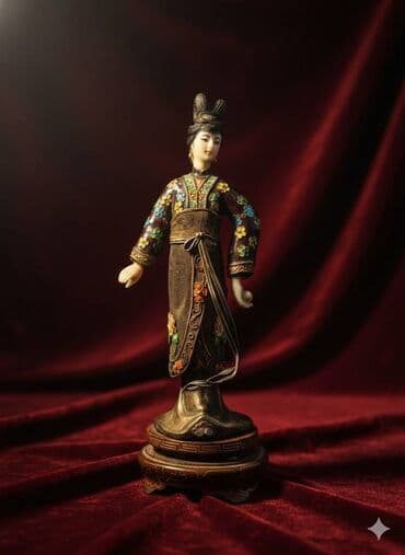Китайская интерьерная статуэтка «Придворная дама» — Эмаль и Филигрань lalafo.az -da Китайская интерьерная статуэтка «Придворная дама» — Эмаль и Филигрань