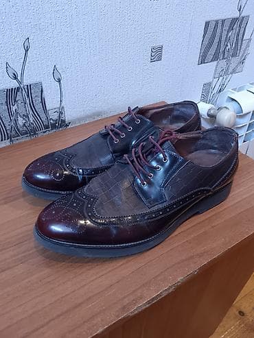 Kişi dəbli klassik ayaqqabıları - Model: broq (wingtip) üslubunda at lalafo.az Kişi dəbli klassik ayaqqabıları - Model: broq (wingtip) üslubunda