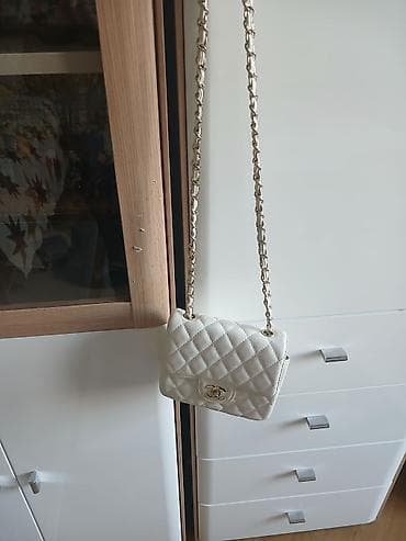 - Ağ rəngli zəncirli çiyin çantası: kvadrat tikişli (quilted) faktura lalafo.az -da - Ağ rəngli zəncirli çiyin çantası: kvadrat tikişli (quilted) faktura