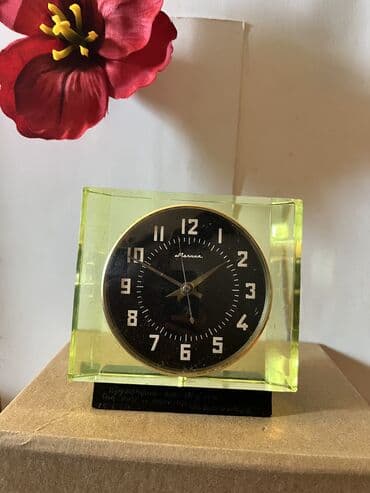 Qədimi SSRİ dövrünə məxsus saat, qiymət 20 manat lalafo.az -da Qədimi SSRİ dövrünə məxsus saat, qiymət 20 manat