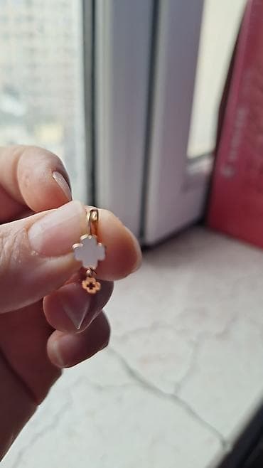 Sırğa lalafo.az -da Sırğa