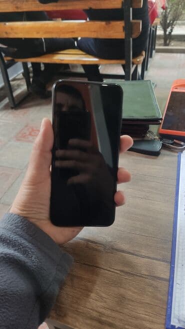 Smartfon – qara rəng Xüsusiyyətlər: - Ekran: tam ekran ön panel lalafo.az -da Smartfon – qara rəng Xüsusiyyətlər: - Ekran: tam ekran ön panel