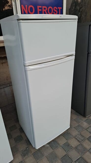 İki qapılı, yuxarıda dondurucu bölməsi olan kompakt soyuducu lalafo.az -da İki qapılı, yuxarıda dondurucu bölməsi olan kompakt soyuducu