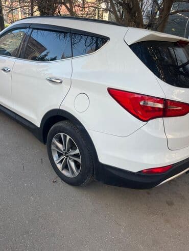 Hyundai Santa Fe (ağ rəng, krossover/SUV) Xüsusiyyətlər: - Kuzov: ağ lalafo.az -da Hyundai Santa Fe (ağ rəng, krossover/SUV) Xüsusiyyətlər: - Kuzov: ağ