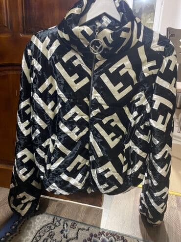 Puxovik kurtka, Fendi, S, M lalafo.az -da Puxovik kurtka, Fendi, S, M