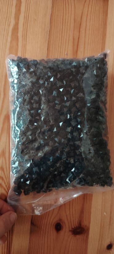 Əlimdəki olan muncuqlar bir paçka bütöv biri açılıb ama oda bütövdu lalafo.az -da Əlimdəki olan muncuqlar bir paçka bütöv biri açılıb ama oda bütövdu