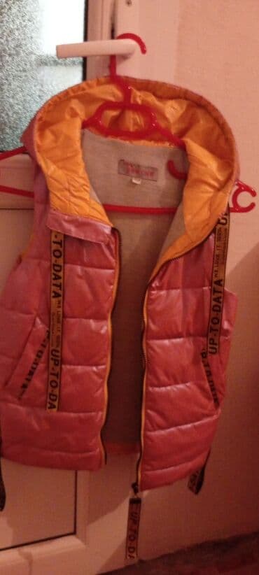 Uşaq üçün yüngül şişme jilet - Model: kapüşonlu, önü fermuarlı - lalafo.az -da Uşaq üçün yüngül şişme jilet - Model: kapüşonlu, önü fermuarlı -