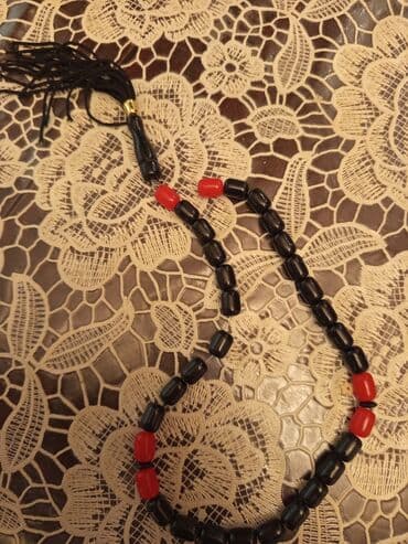 Qara və qırmızı boncuklardan ibarət təsbeh - Klassik silindrik lalafo.az -da Qara və qırmızı boncuklardan ibarət təsbeh - Klassik silindrik