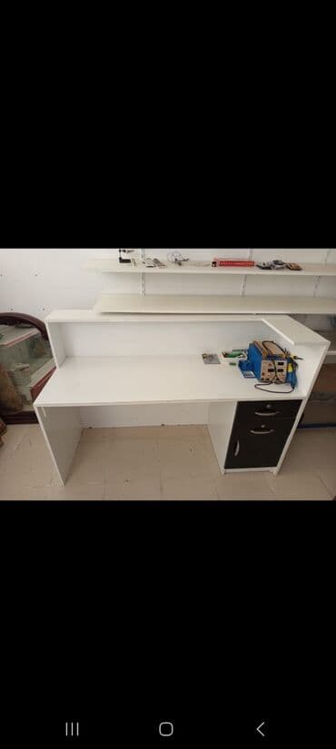 Sifarişlə ofis divanları: Ağ rəngli iş/kompüter masası - Geniş iş səthi: yazı, kompüter və lalafo.az -da — 1 Sifarişlə ofis divanları: Ağ rəngli iş/kompüter masası - Geniş iş səthi: yazı, kompüter və — 1