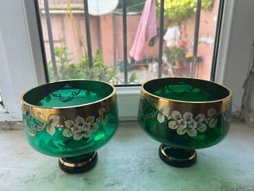 Yaşıl rəngli, qoblet formalı 2 ədəd dekorativ şüşə qab dəsti. - lalafo.az -da Yaşıl rəngli, qoblet formalı 2 ədəd dekorativ şüşə qab dəsti. -