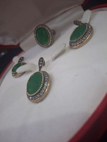 Dəstə daxildir: Sep, Boyunbağı, Sırğa, Gümüş, 925 Əyar lalafo.az -da Dəstə daxildir: Sep, Boyunbağı, Sırğa, Gümüş, 925 Əyar