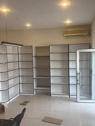 Mağaza/ofa üçün modul rəf sistemi - Dizayn: ağ panellər və qara lalafo.az -da Mağaza/ofa üçün modul rəf sistemi - Dizayn: ağ panellər və qara