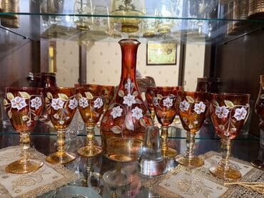 Bəzəkli şüşə içki dəsti - Tərkibi: 1 ədəd karaf və 6 ədəd qədəh - lalafo.az -da Bəzəkli şüşə içki dəsti - Tərkibi: 1 ədəd karaf və 6 ədəd qədəh -