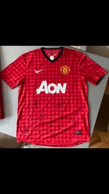 Оригинальная футболка с голограмой и сертификатом с автографами от lalafo.az -da Оригинальная футболка с голограмой и сертификатом с автографами от