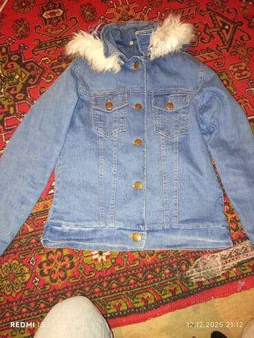 Qadınlar üçün qışlıq cins gödəkçə - Material: açıq mavi denim (cins) lalafo.az -da Qadınlar üçün qışlıq cins gödəkçə - Material: açıq mavi denim (cins)