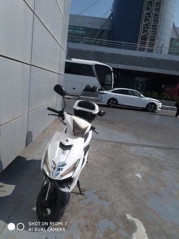 Ağ rəngli skuter/sayyah moped Xüsusiyyətlər: - Şəhər tipli lalafo.az -da Ağ rəngli skuter/sayyah moped Xüsusiyyətlər: - Şəhər tipli